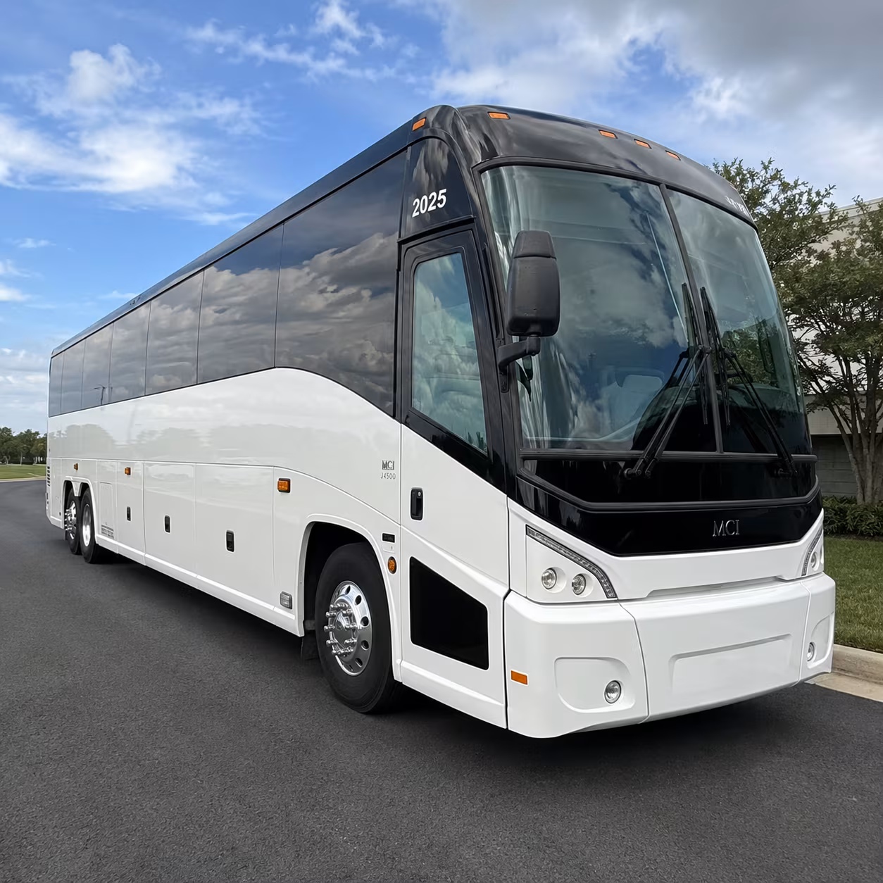 el cajon charter bus rentals for daily workforce commutes